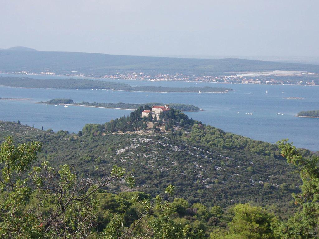 Slika_14.JPG - Samostan...nisva ga obiskala, ker kao ne marajo obiskov.