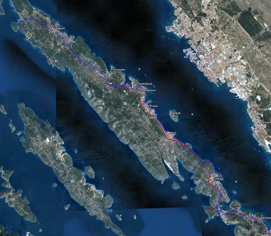 Slika_01_2.jpg - Detajl poti po otoku Ugljan. Tudi tu od Kukljice skoraj do kraja Lukoran ob obali. Seveda sva v Kukljici nabavila kolesarski zemljevid po Ugljenu, in to v nemščini!!!!!