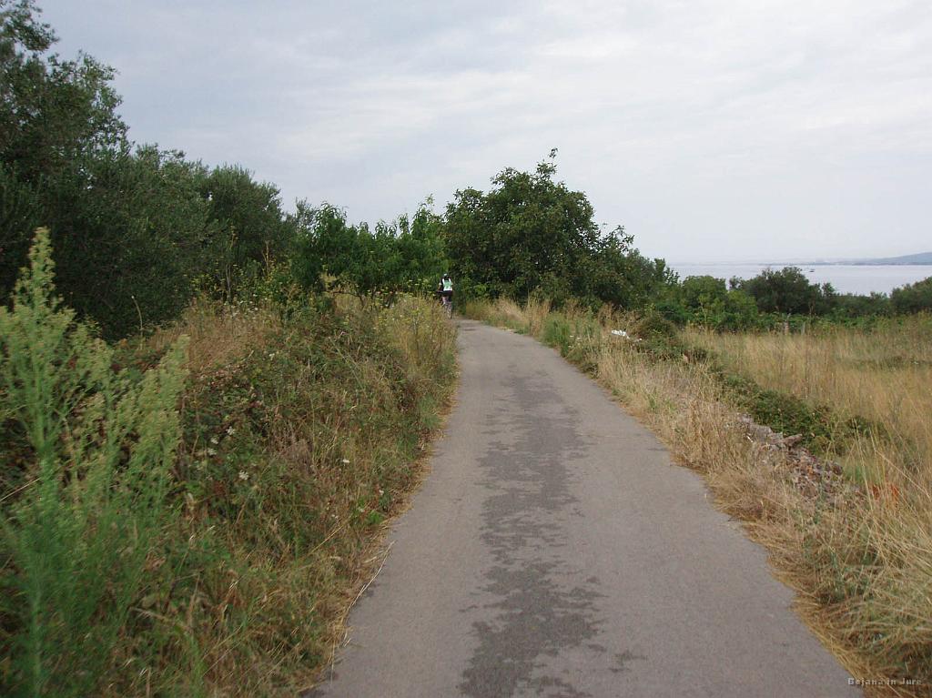Slika_02.JPG - Začetek poti proti kraju Neviđane.