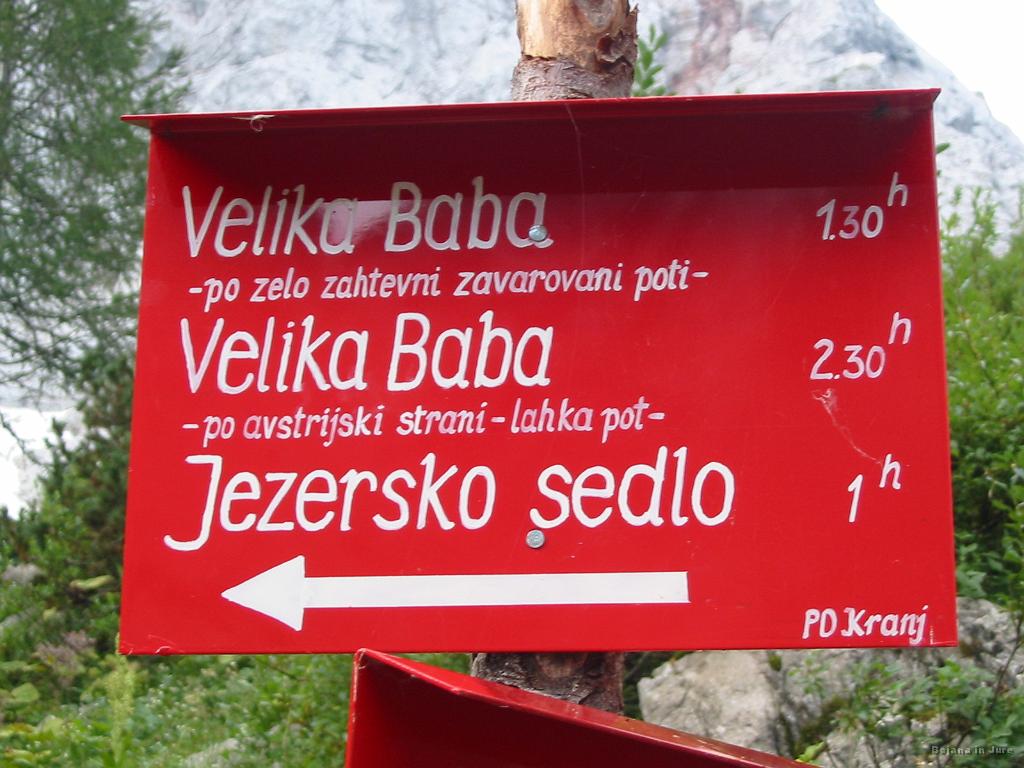 Slika_25.jpg - Rekla sva, da greva lepo po daljši in lahki poti in ne po zavarovani.