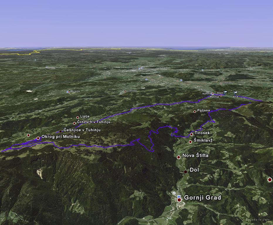 Slika_01.jpg - Štart malce izven Kamnika in po Tuhinjski dolini, kjer sva zavila levo v smeri Okroga pri Motniku. Na vrhu je živeža nešteto...krave, konji, ovce, psi ovčarji... Pa kakšen planinec se tudi dobi. Spust pa na Štajersko...