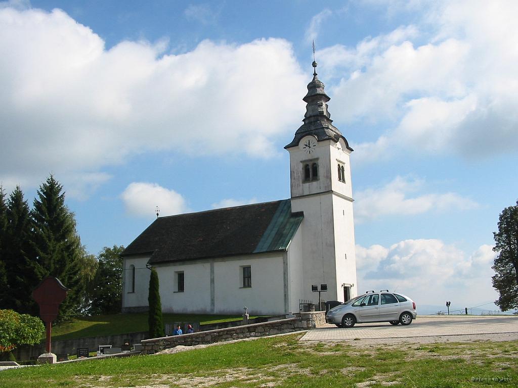 Slika_05.jpg - Cerkev na Vrhu Sv. Treh Kraljev. Škoda edino, da ni bilo povsem jasno. Izredno lepo...
