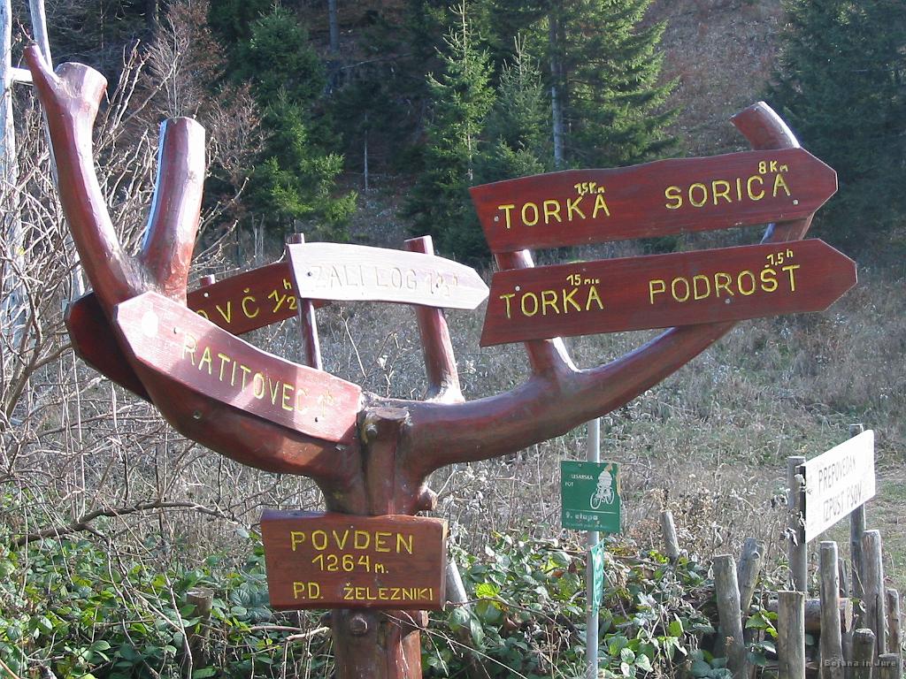 Slika_42.jpg - Včasih je lahko tabel tudi preveč. To je že skoraj na meji :)