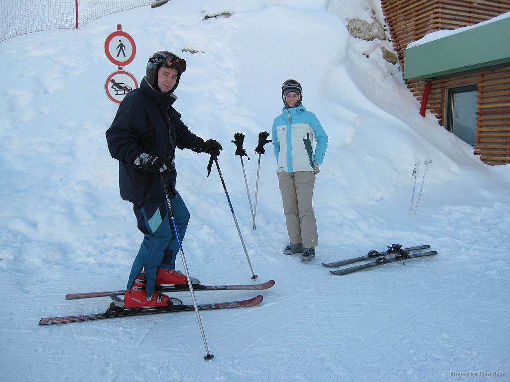 Slika_007.jpg - Bojana in jest. Prvi dan, smučišče Belvedere. Tako ali tako smo jo mahnili v smeri Alta Badie.