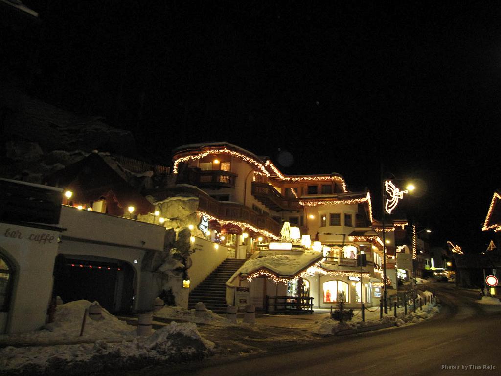 Slika_035.jpg - Canazei by night.