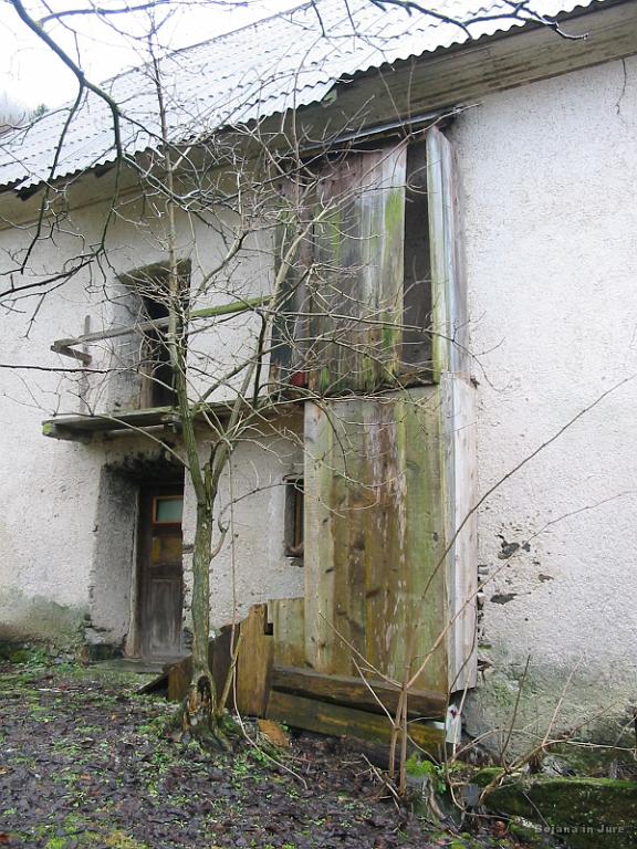 Slika_24.jpg - Dvonadstropni WC.