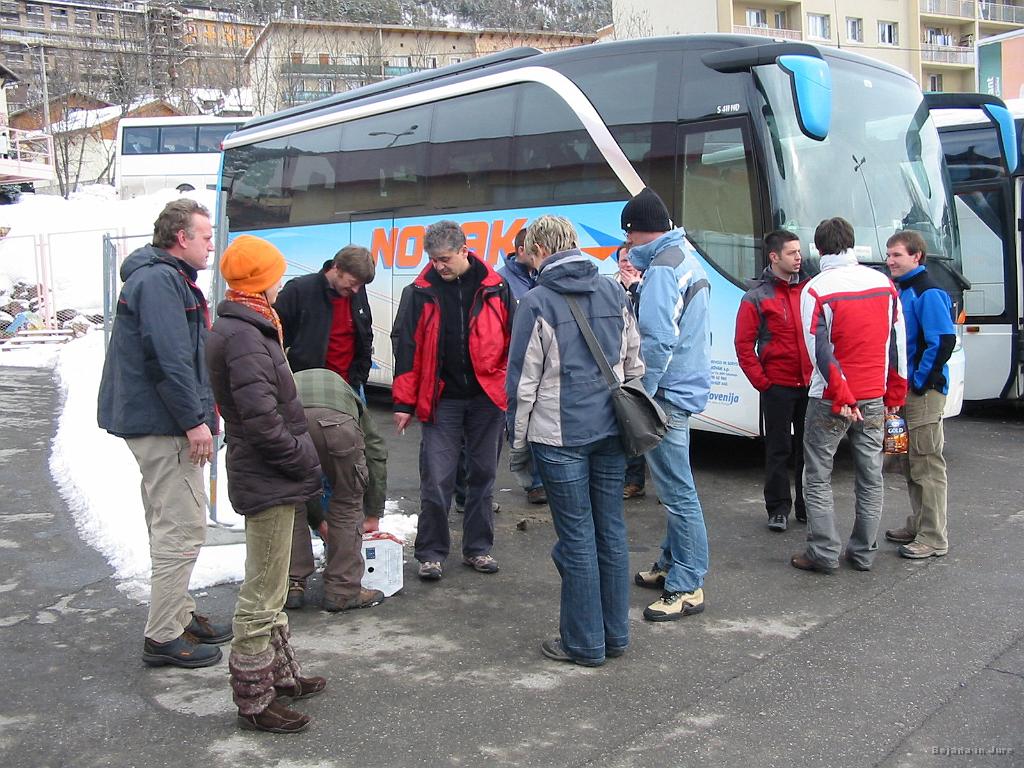 Slika_06.jpg - Direktor agencije Boško Tours, torej Boško, je med prvimi posegel po jupiju.