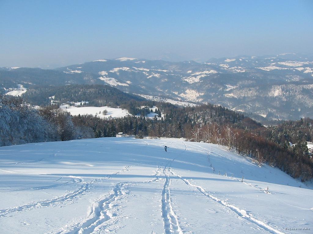 Slika_48.jpg - Kapo dol! V drugo je Bojana napadla strmino, in to peš!