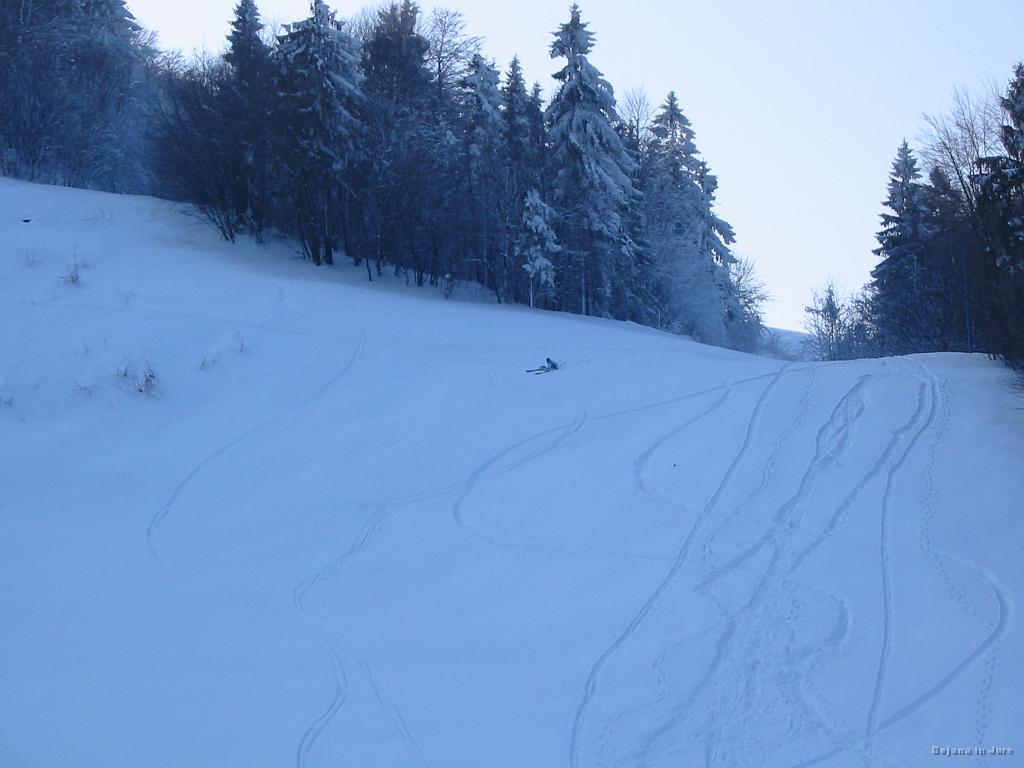 Slika_56.jpg - Bojano so noge že presneto bolele, zato si je privoščila malce pavze.