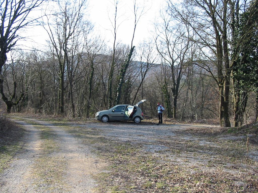 Slike_03.jpg - Uf, koliko avtov in ljudi. Štart ob 8:40.