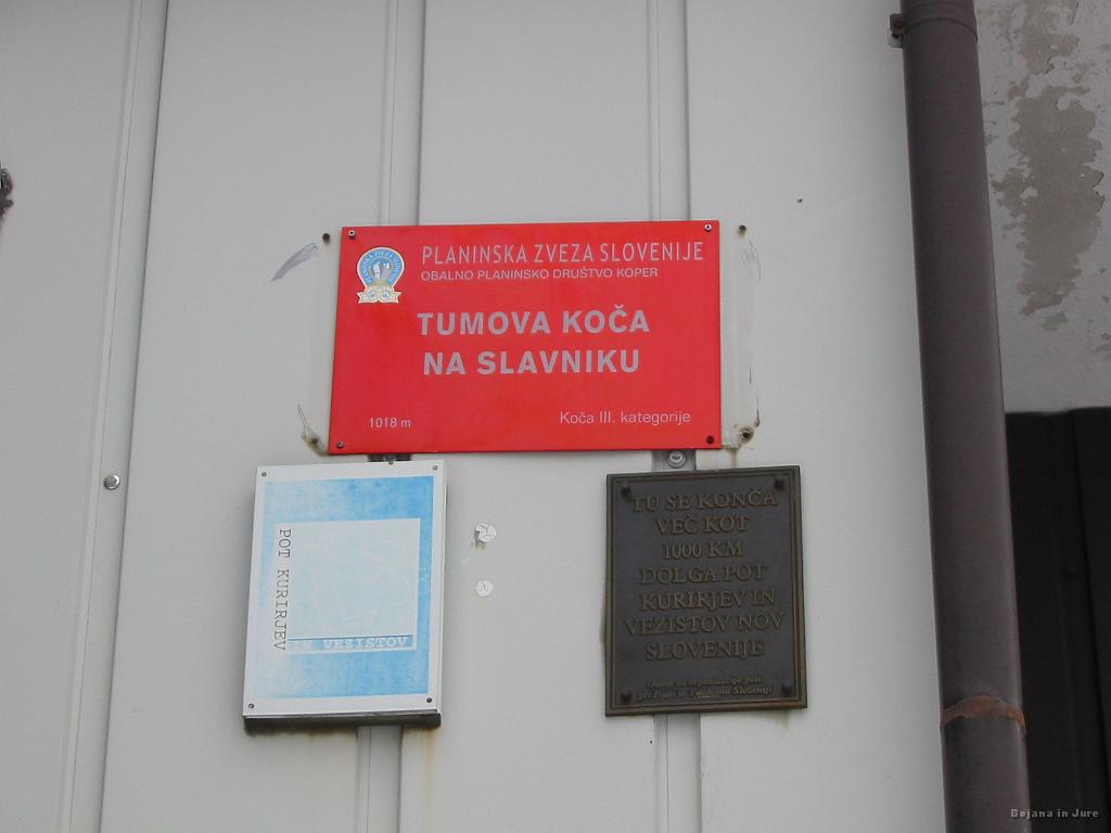 Slike_22.jpg - Tumova koča na Slavniku je bila zgrajena in odprta leta 1957. Priznava, da je malce za popravit, vendar njoki z divjačinskim golažem so pa ZAKON!