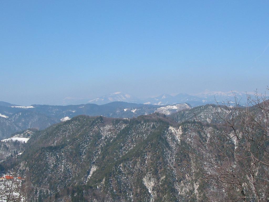Slike_11.jpg - Z vrha Grmade pogled proti Blegošu in Poreznu.