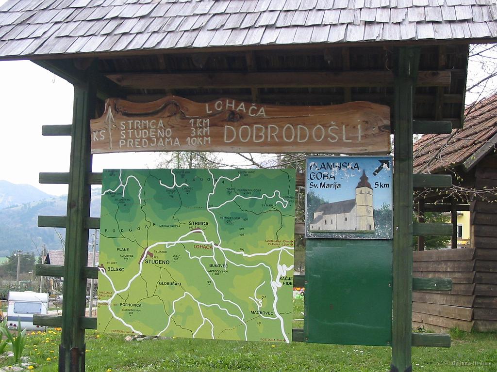 Slika_14.jpg - Tabla na vrhu prelaza v smeri Strmice.
