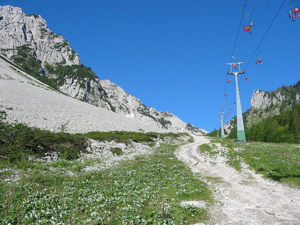 Slika_06.jpg - Na smučišču Zelenica, za razliko od lanskega leta, ni ne duha ne sluha o snegu.