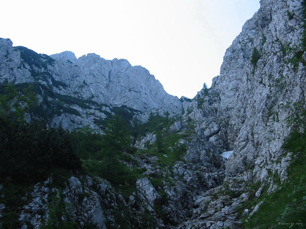 Slika_11.jpg - Pogled skozi Žrelo navzgor.