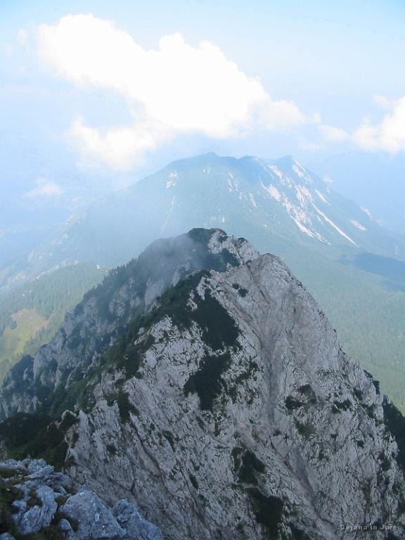 Slika_20.jpg - Priznam, malce zgubljen...predvidevam, da je to Psica in Tolsti vrh.
