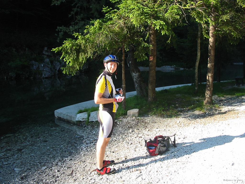 Slika_09.jpg - Sem dal fotoaparat iz rok in nastane to skropucalo.