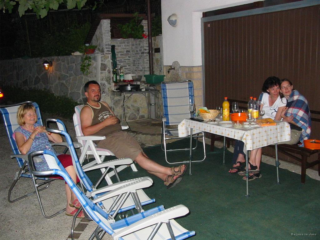 Slika_60.jpg - Mama Marija, ata Emil, mama Anastazija in Bojana.