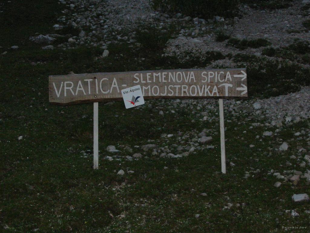 Slika_05.jpg - Gremo desno...nič ne piše, da je ta smer definirana kot zelo zahtevna.