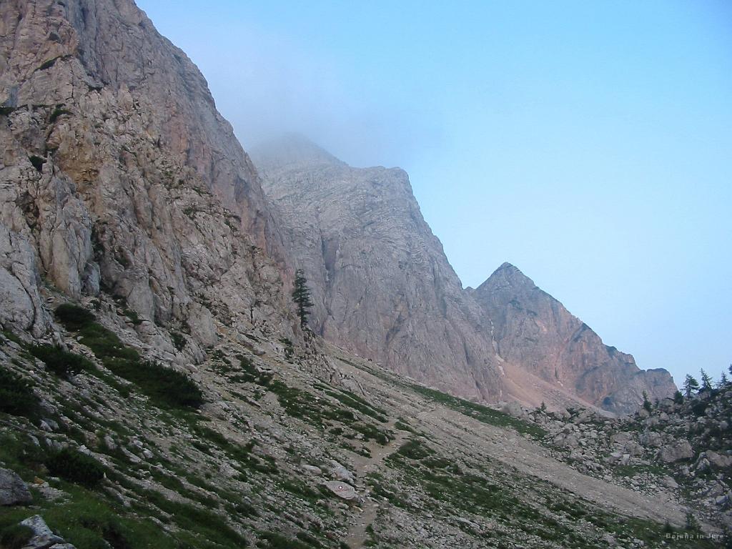 Slika_11.jpg - Severne stene Šitne glave, Male Mojstrovke in na koncu Velike Mojstrovke.