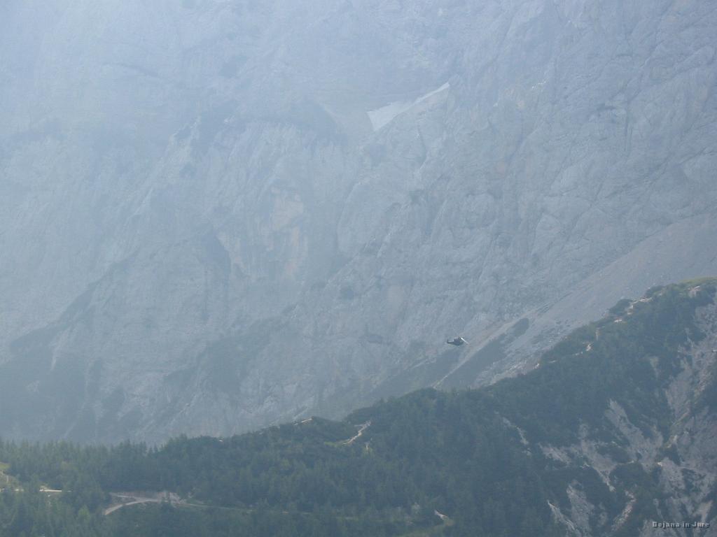 Slika_59.jpg - Helikopter ne napoveduje nič dobrega.
