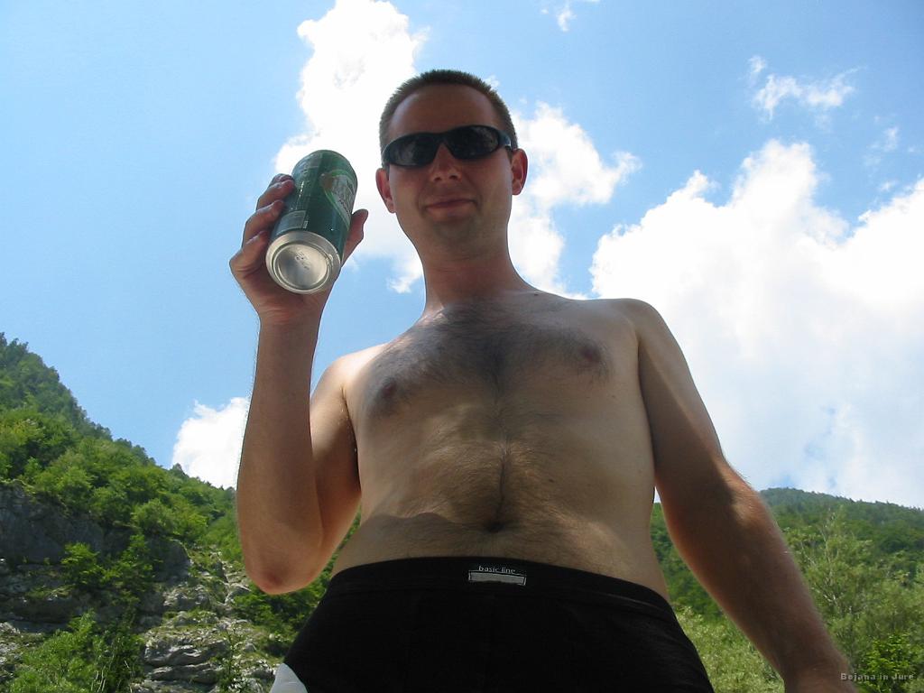 Slika_76.jpg - Soča je odličen hladilnik! Mene kar spreglejte!