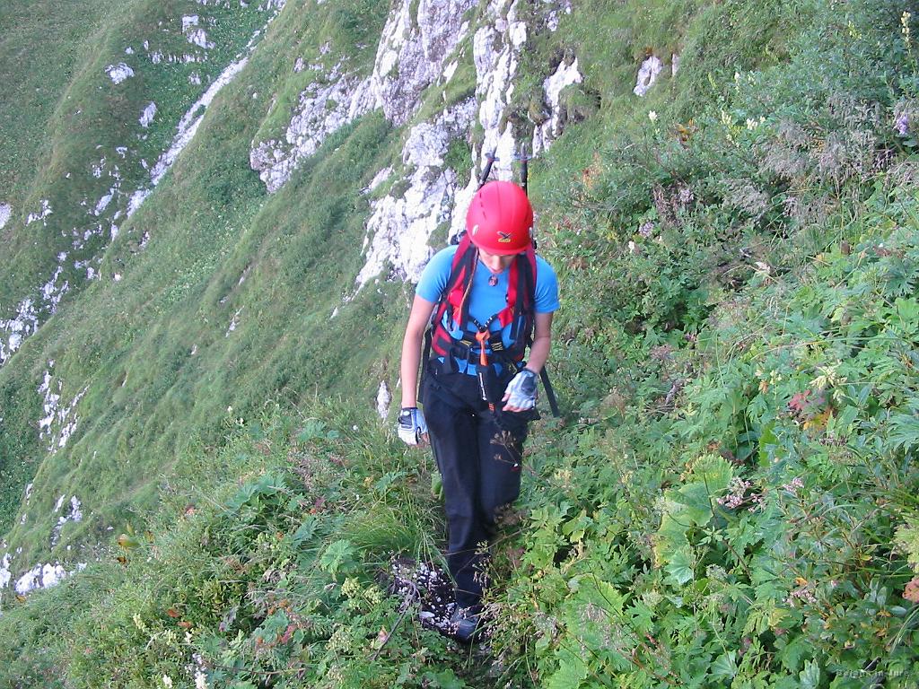 Slika_19.jpg - Zelo izpostavljen del. Na levi strani se sicer morda ne vidi, ampak ob zdrsu bi se zelo težko ustavil.