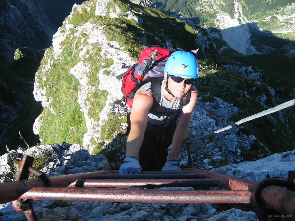 Slika_37.jpg - Še druga lestev, ki je pa izredno kratka.