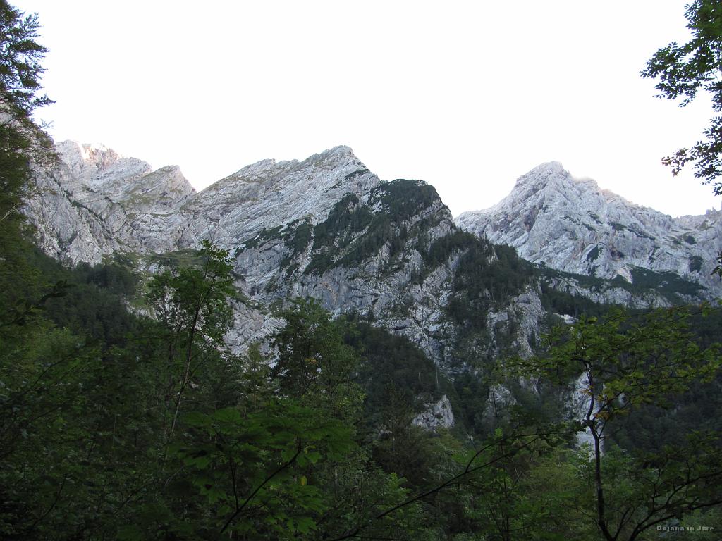 Slika_04.jpg - Pogled proti vršacem, ki jih sploh še ne poznava.