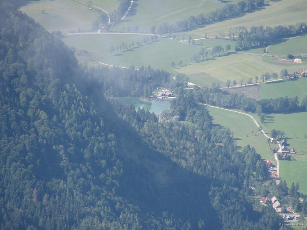 Slika_69.jpg - Planšarsko jezero na Zg. Jezerskem (880 m), slikano s Koroške Rinke (2433 m).