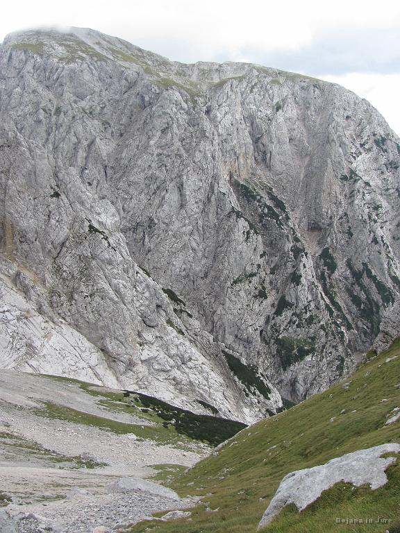 Slika_78.jpg - Pogled proti Turski gori ali Brari? Nimam pojma! Tu smo še na cca. 2000 m.