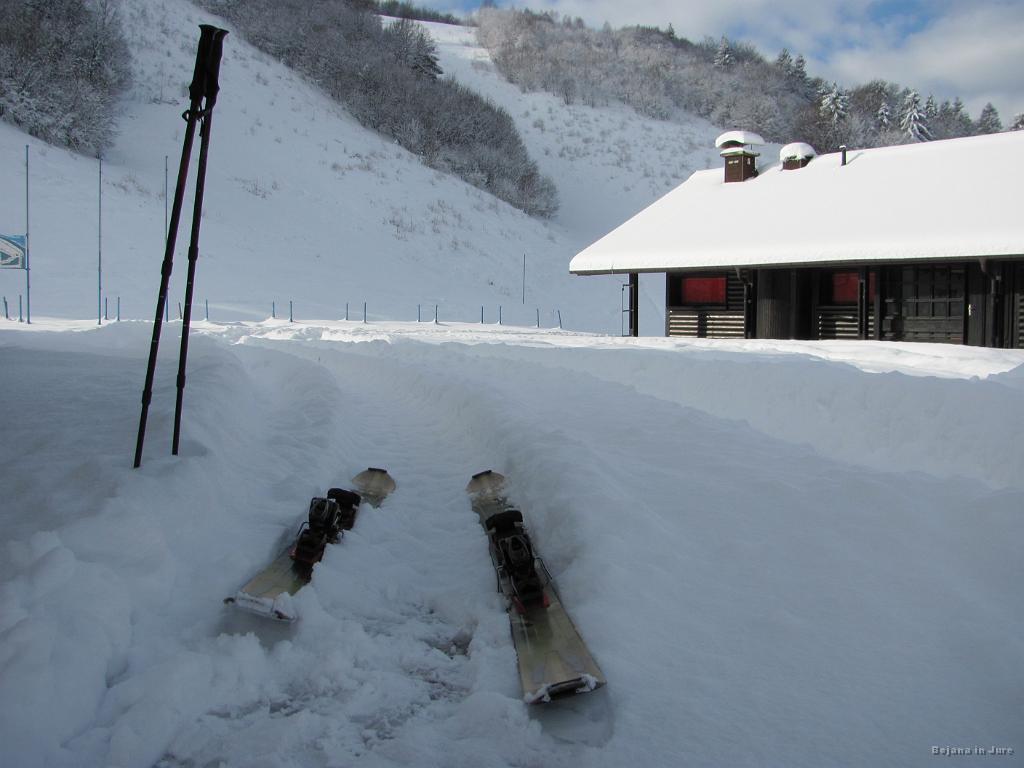 Slika_01.JPG - Znan prizor. 10 minut od stanovanja. Naj še kdo reče, da je Vrhnika brez veze. Povsem odvisno iz katerega kota gledaš.