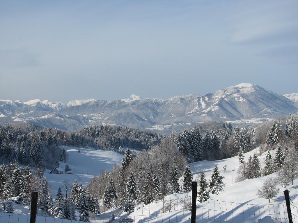 Slika_23.jpg - Triglav (2864 m) in Blegoš (1532 m)