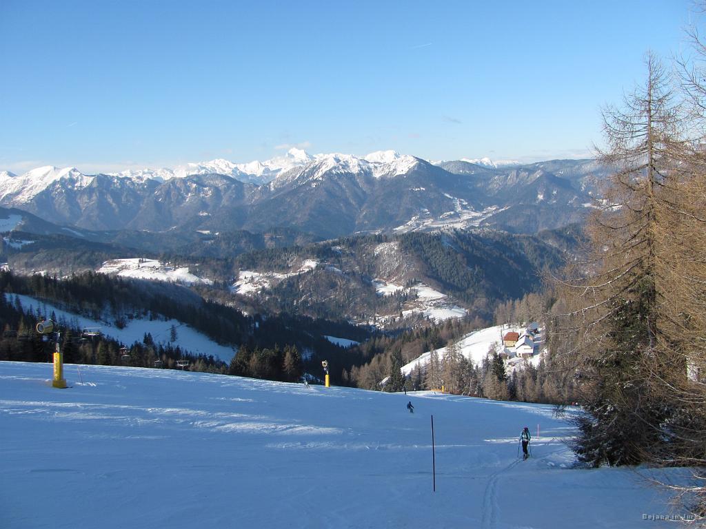 Slika_12.JPG - Drugi vzpon - po smučišču Lom. Hja, zaenkrat gre gor lažje kot dol.