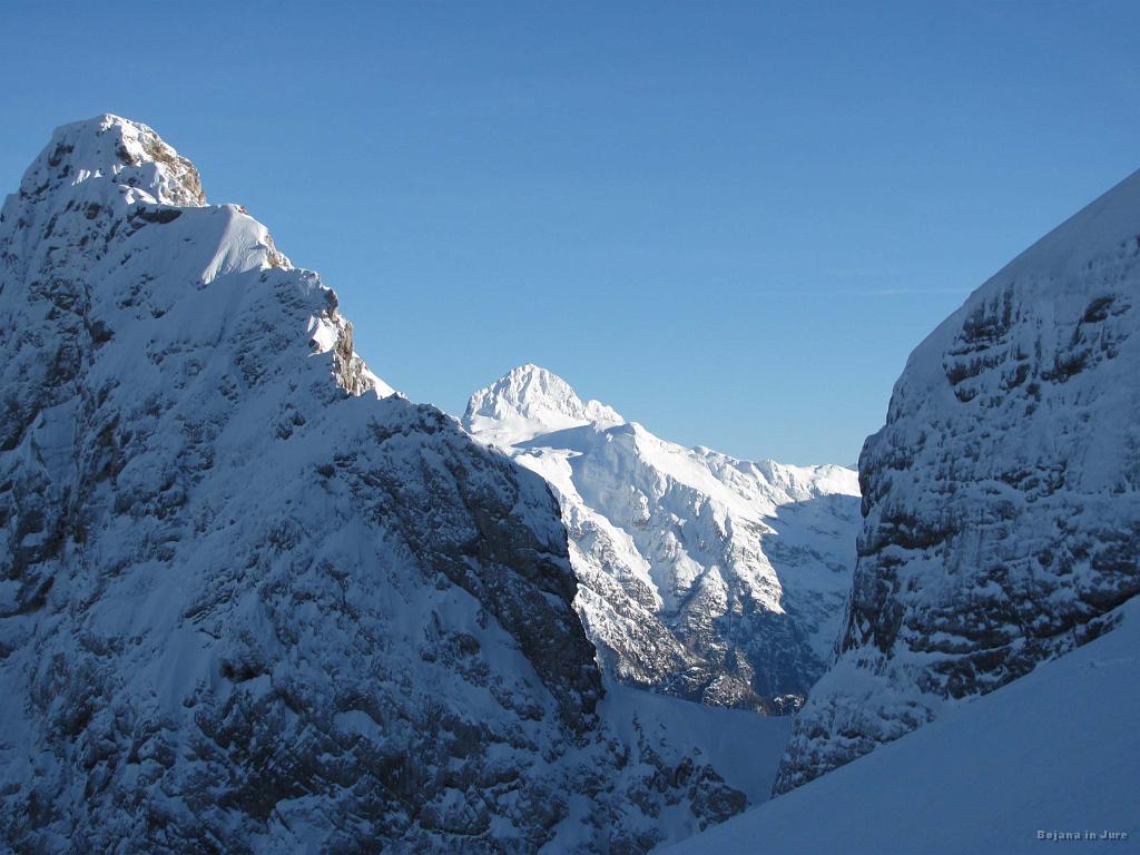 Slika_31.jpg - Jaz bi skoraj rekel, da je to Triglav.