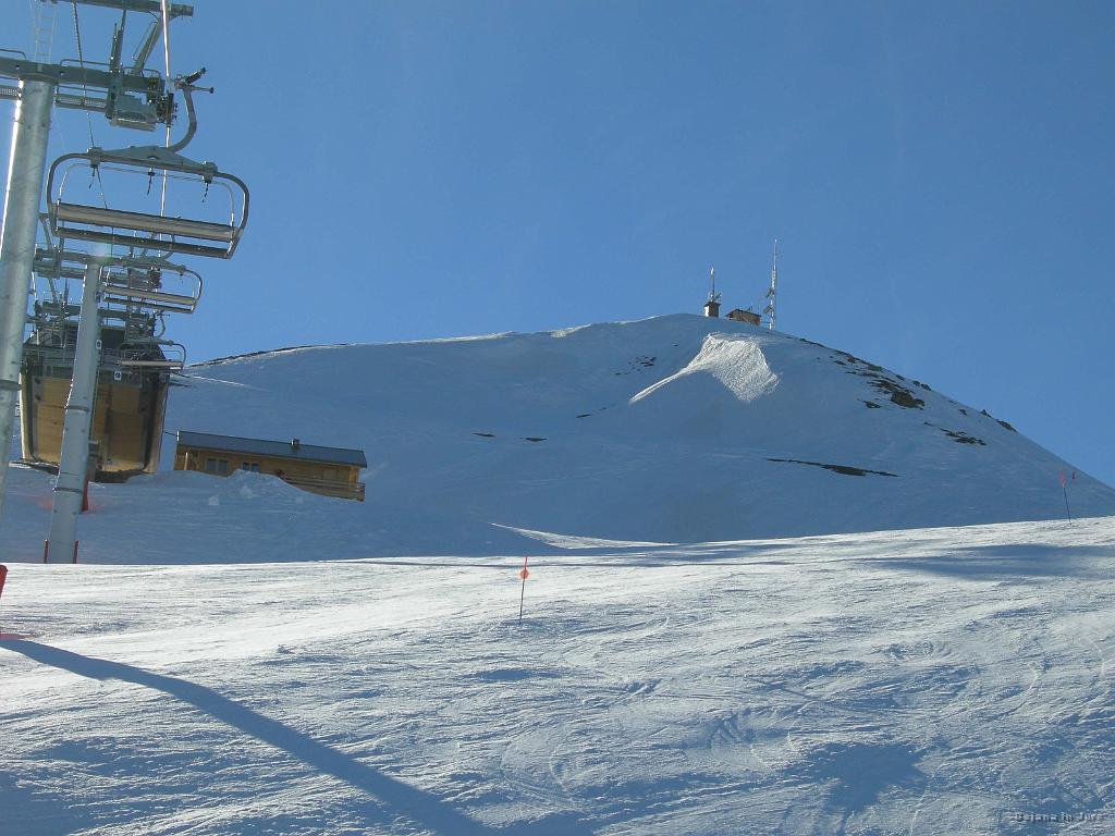 Slika_049.jpg - Vrh šestsede. Desno okrog tega hribčka je pot nazaj v Val d'Allos. (Slikala Saša J.)