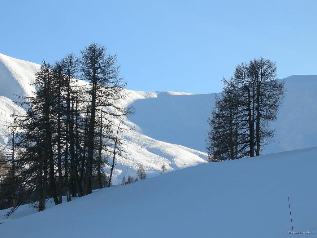 Slika_052.jpg - Tu se je Jure smučal, ko sem ga 'zapustila' prejšnji dan. (Slikala Saša J.)