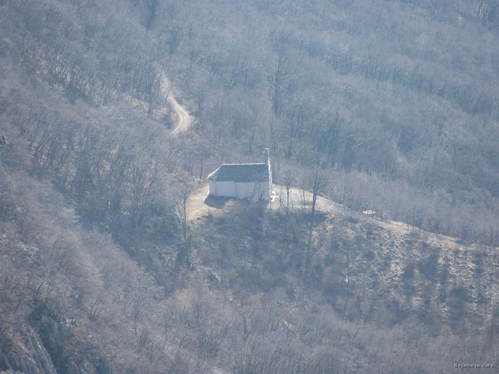 Slika_47.JPG - Cerkvica sv. Miklavža, katera je lahko cilj krožne ture.