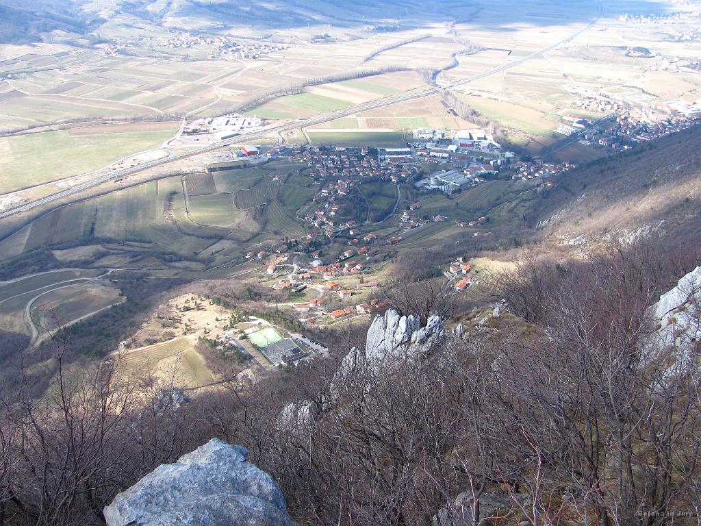 Slika_50.JPG - Nekaj metrov se pa človek dvigne.