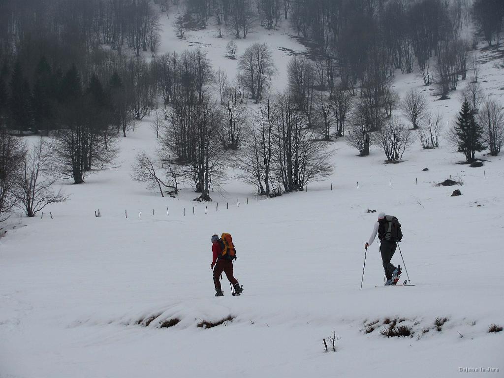 Slika_35.jpg - Šele pod vrhom sem spoznal, da sem imel srečo, ker sta mi predhodnika rezala špuro.