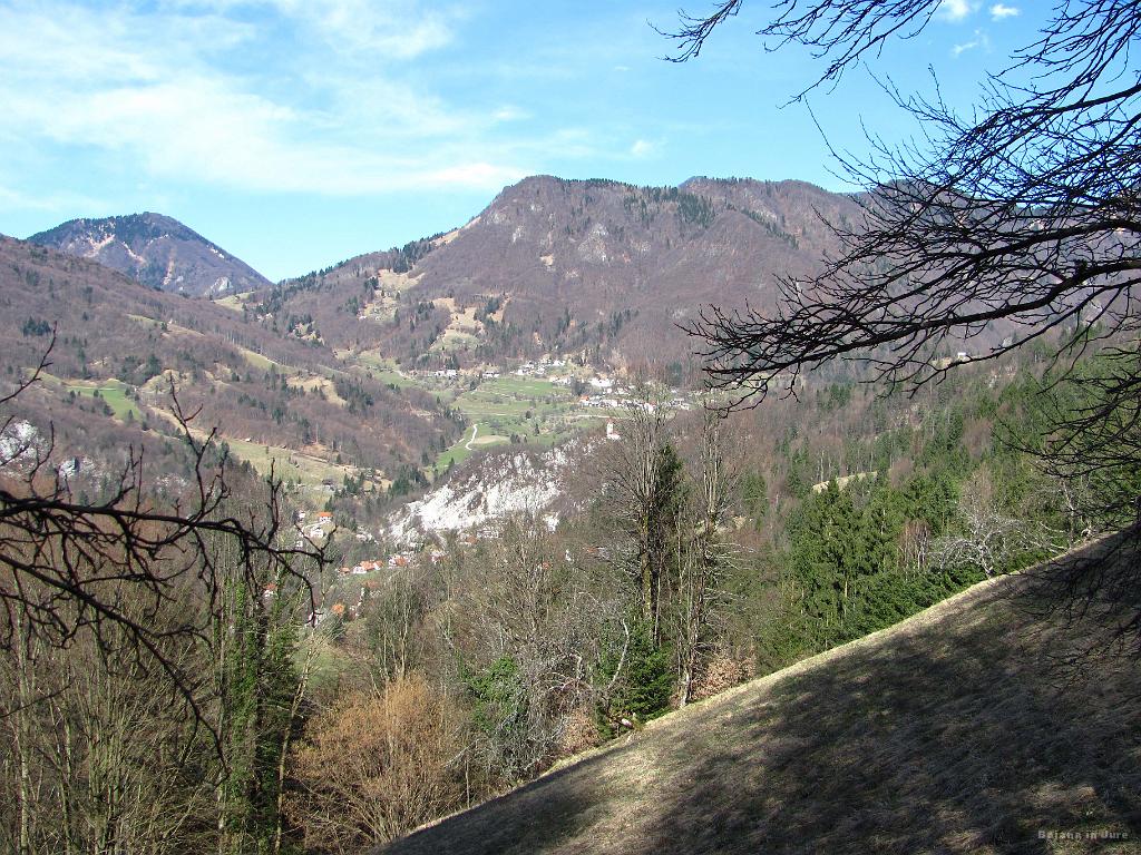Slika_09.jpg - Pogled proti vasi Gorje.
