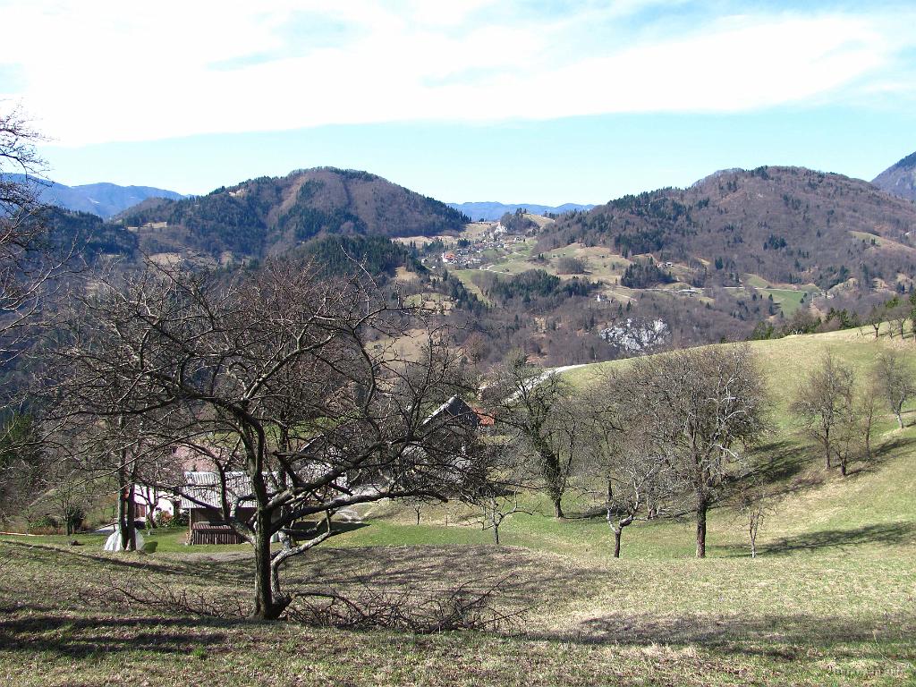 Slika_18.jpg - Iz Labinj pogled proti Zakrižu.