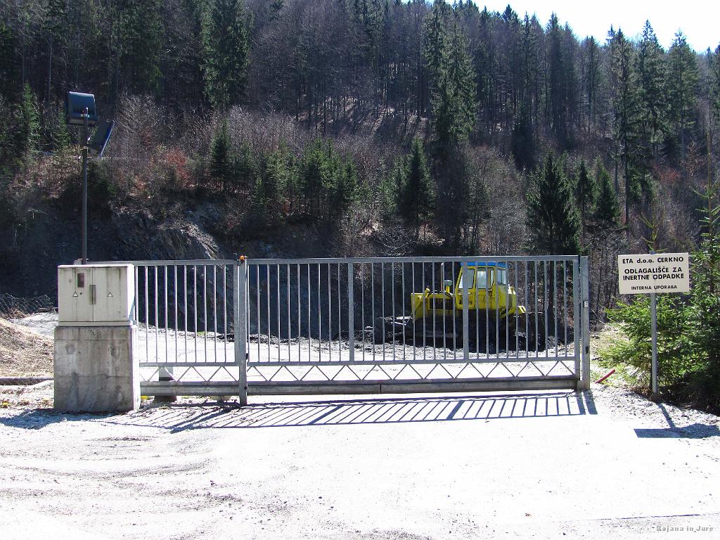 Slika_36.jpg - Odlagališče ostankov iz livarne podjetja ETA Cerkno.