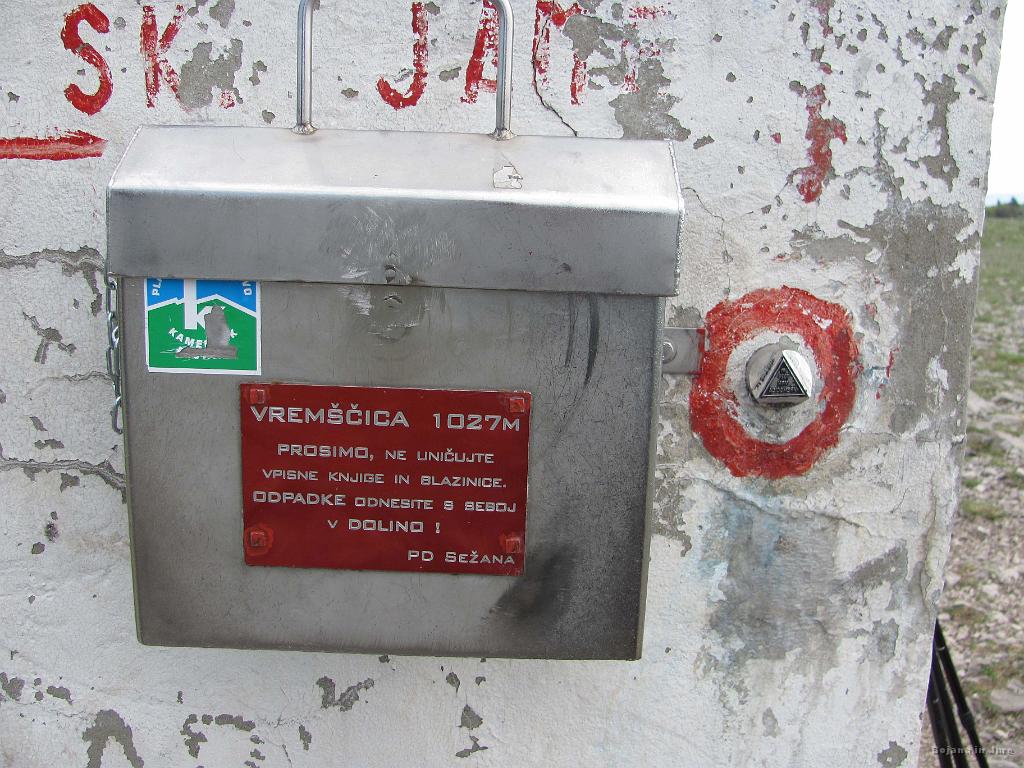 Slika_11.jpg - Vpis, štempljanje, fotografiranje in odhod v dolino.
