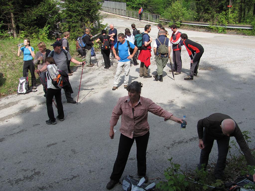 Slika_30.jpg - Ponoven počitek pred prečkanjem avtoceste.