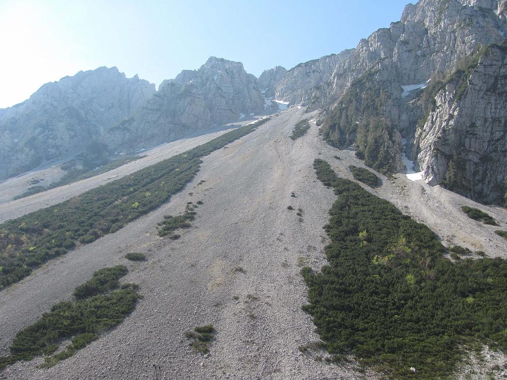Slika_08.jpg - "Neskončna" melišča na pobočjih Begunjščice.