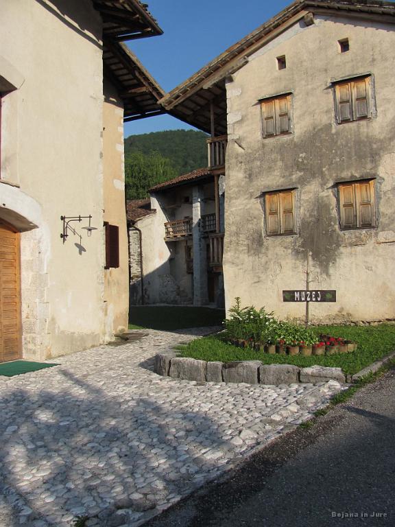 Slika_06.JPG - Še detajl te ogradi.