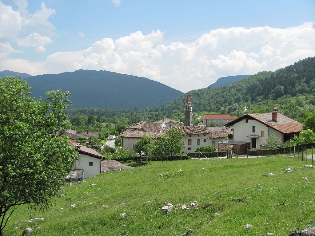 Slika_69.JPG - Breginj v soncu.