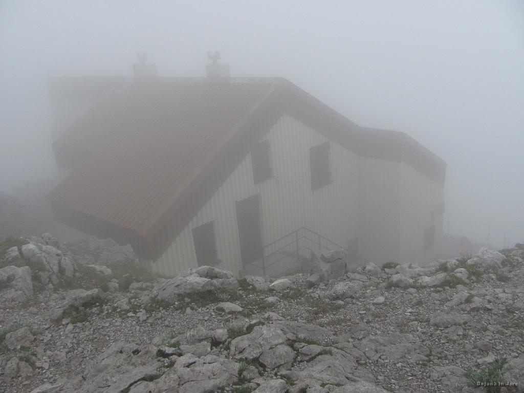 Slika_15.jpg - Razgled je bil resnično čaroben. Pa tudi vetrič je bil kar obilen.