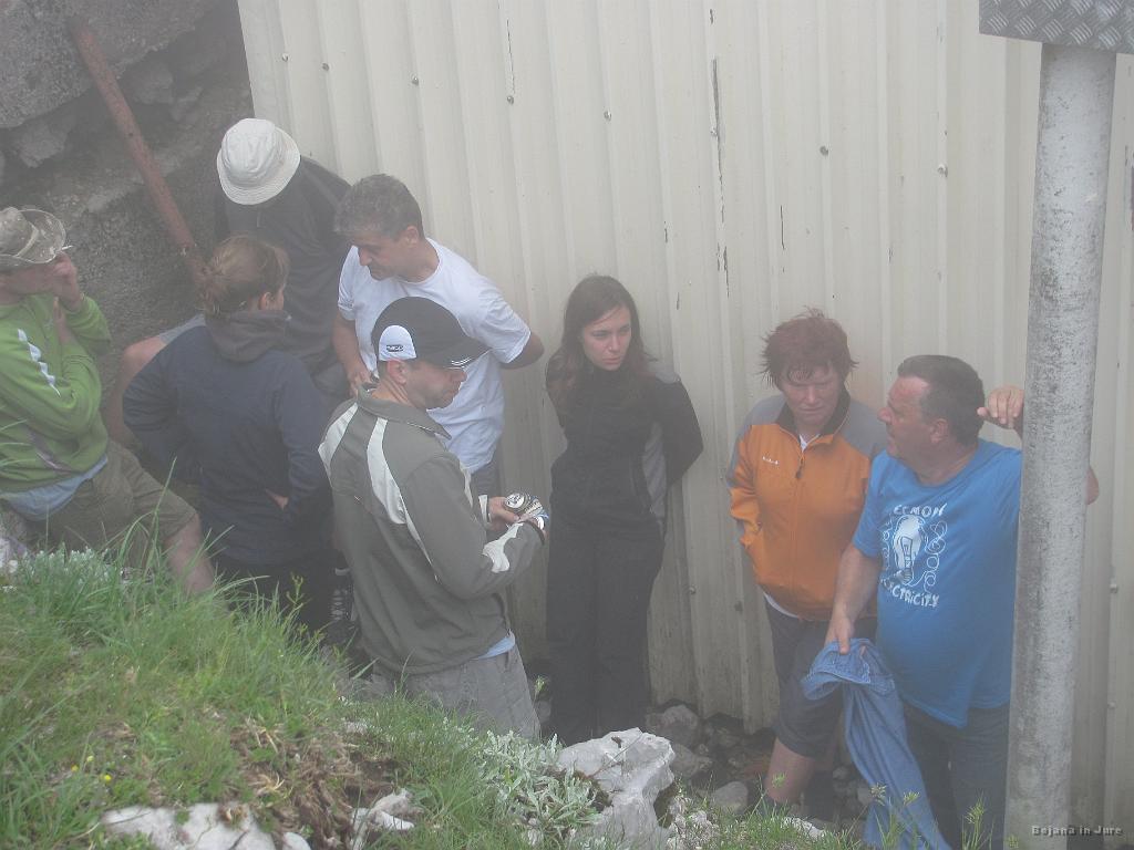 Slika_17.jpg - Zavetje ob domu pod Snežnikom.